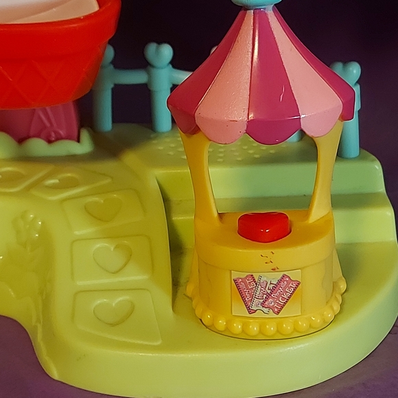 Ponyville Ferris Wheel - Picture 3 of 7